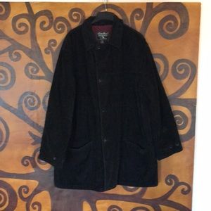 Men’s mid length Eddie Bauer coat.